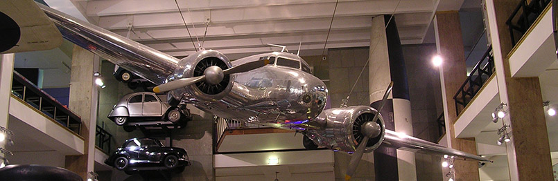 Plane_in_the_Science_Museum_of_London